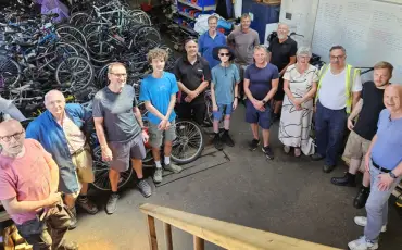 TITAN Containers向Prodigal Bikes捐赠一台40英尺设备